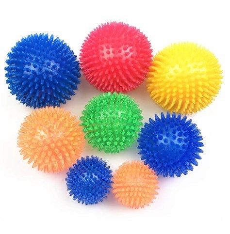 Υπηρεσία εξατομίκευσης Παρέχεται TPR Squeaky Spikey Ball Dog Chew Toy για καθαρισμό δοντιών